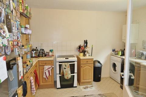 2 bedroom terraced house to rent, Waterloo Close, Newmarket