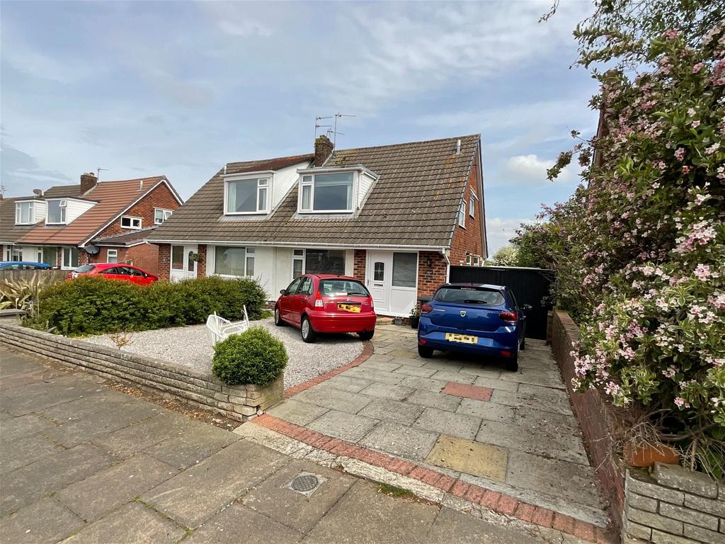 Skipton Avenue, Southport PR9 3 bed semidetached house for sale £230,000