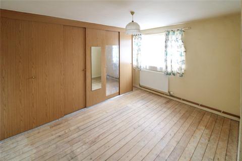15 Myrtle Gardens, Swindon, SN2 1SB