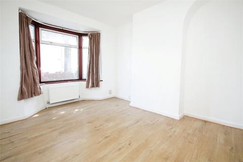 3 bedroom terraced house to rent, Heath Road, Chadwell Heath, RM6