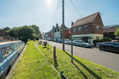 1 bedroom detached house for sale, Newbury,  Berkshire,  RG14