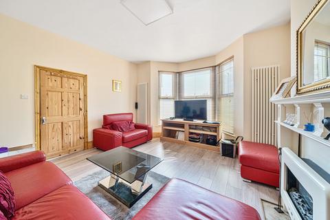 3 bedroom house for sale, Abbotshall Road, London