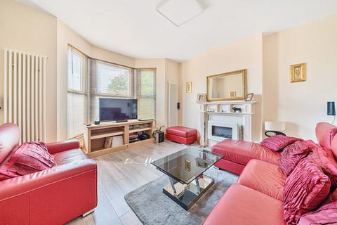 3 bedroom house for sale, Abbotshall Road, London