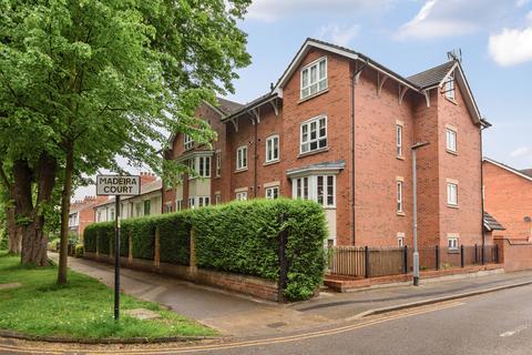 2 bedroom flat for sale, Madeira Court, Hull, HU5