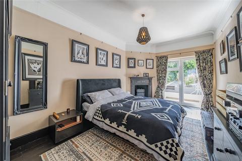 26 Rathcoole Avenue, London, N8 9NA