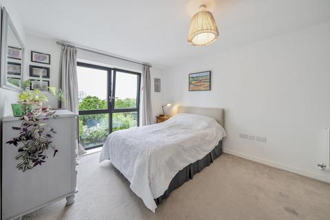 2 bedroom flat for sale, Osiers Road, Wandsworth