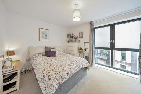 2 bedroom flat for sale, Osiers Road, Wandsworth