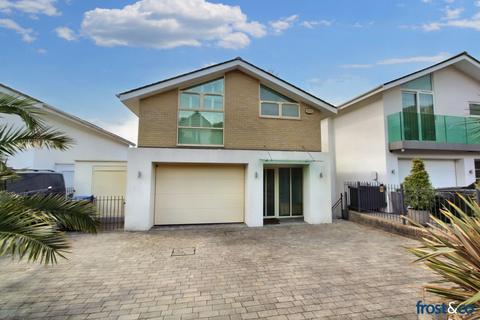 4 bedroom detached house to rent, Corfe View Road, Poole