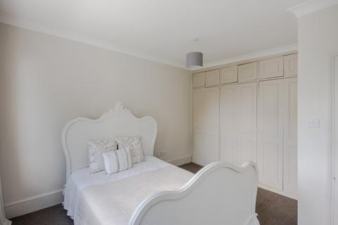 2 bedroom flat for sale, Ladbroke Gardens, Notting Hill