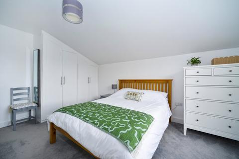 1 bedroom flat for sale, Godalming, Surrey GU7