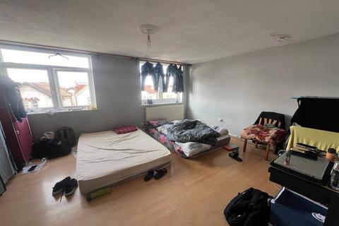 2 bedroom flat for sale, Thornton Heath CR7