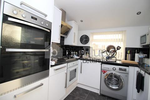 3 bedroom property to rent, Burley Hill Drive, Burley, Leeds LS4
