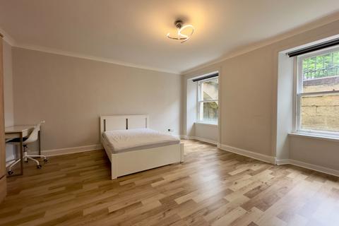 3 bedroom flat to rent, West Princes Street, Woodlands, Glasgow, G4