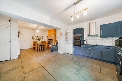 14 Pymroyd, Huddersfield, HD4 5PB