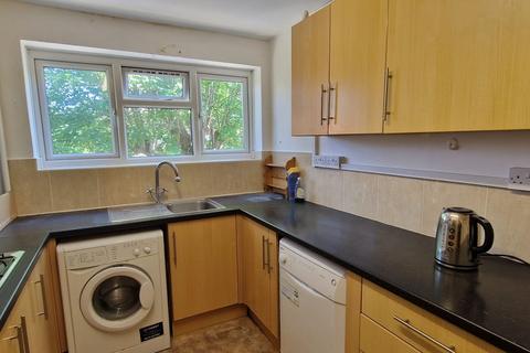 2 bedroom flat to rent, Roxborough Park, Harrow HA1