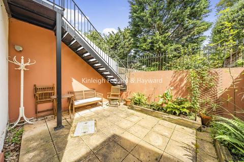 2 bedroom flat for sale, Lollard Street, Kennington