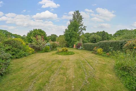 5 bedroom bungalow for sale, Littlewick Road, Horsell, GU21