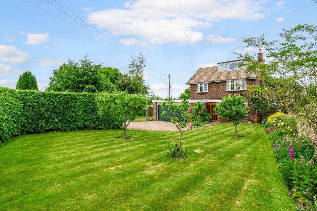 Old Mansion Drive, Bredon... 4 bed detached house for sale £698,000