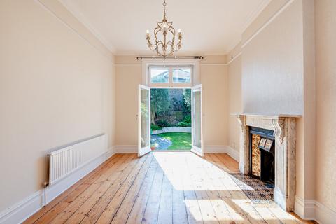 33 Frances Road, Windsor, SL4 3AG
