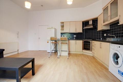 3 bedroom flat to rent, Waterloo Road, Arboretum