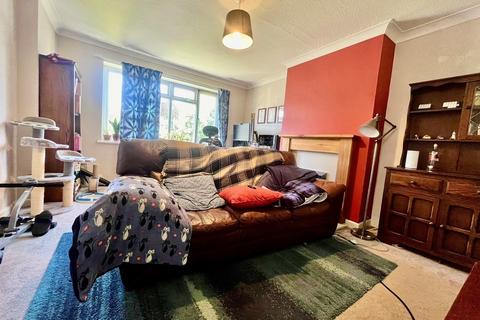 2 bedroom maisonette to rent, Love Lane, Pinner HA5