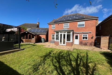4 bedroom detached house for sale, Bay Tree Road, Abbeymead, Gloucester