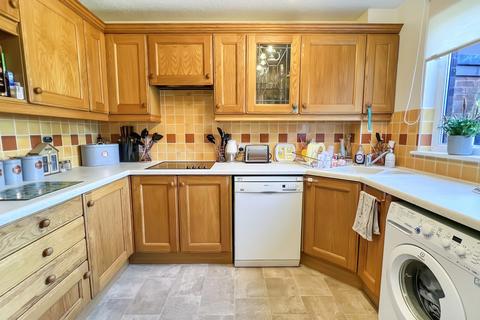 24 Cheyney Walk, Westbury, BA13 3UH