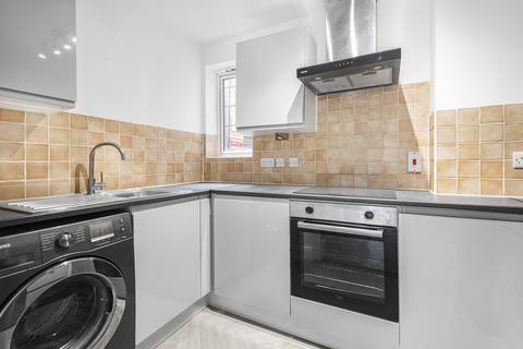 1 bedroom ground floor flat for sale, East India Way, East Croydon