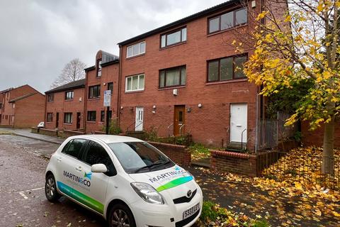 3 bedroom end of terrace house to rent, Trossachs Street, Maryhill G20