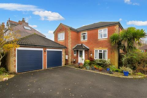 4 bedroom detached house for sale, Ashdown Place, Heathfield