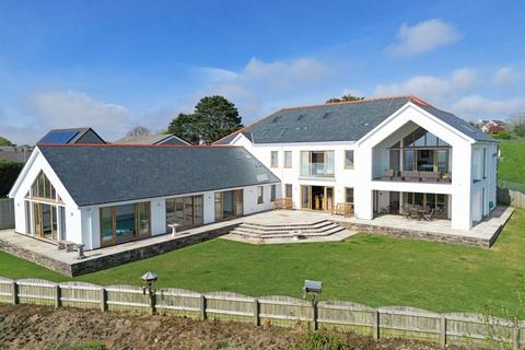 4 Cadogan Drive, Camborne, TR14 7RL