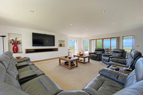 4 Cadogan Drive, Camborne, TR14 7RL