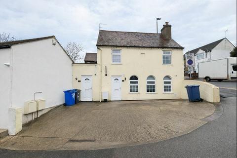1 bedroom flat to rent, 1 Bedroom Flat To Let - HP12
