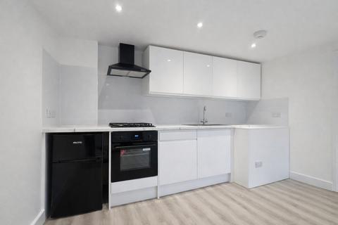 1 bedroom flat to rent, 1 Bedroom Flat To Let - HP12