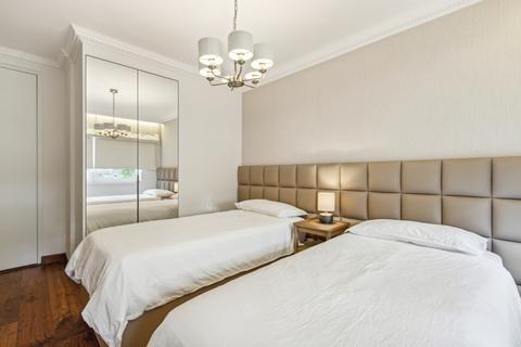 3 bedroom flat to rent, Castleacre, 15 Hyde Park Crescent, London