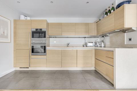 2 bedroom flat to rent, Wendle Square, Battersea, London
