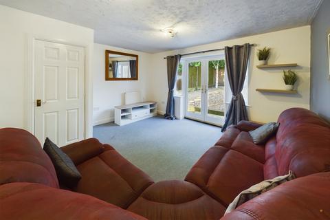 15 Broomfields Close, Tean, Stoke-on-trent, ST10 4FB