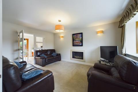 40 Faraday Avenue, Stretton, Burton-on-trent, DE13 0FX