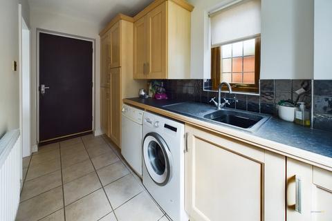 40 Faraday Avenue, Stretton, Burton-on-trent, DE13 0FX