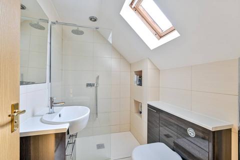 35 Archer Close, Kingston Upon Thames, KT2 5NE