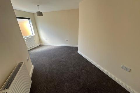2 bedroom ground floor flat to rent, Saffron Close, Shoreham-by-Sea BN43