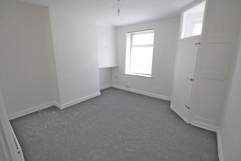 2 bedroom terraced house to rent, Pine Street, Nelson