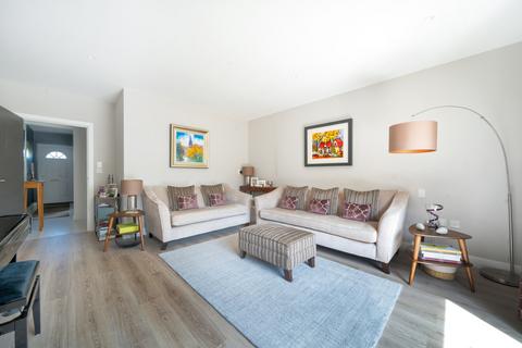 7 Flambard Way, Godalming, GU7 1FA