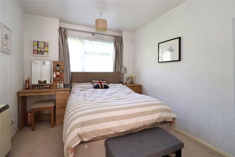 19 Davos Close, Woking, GU22 7SL
