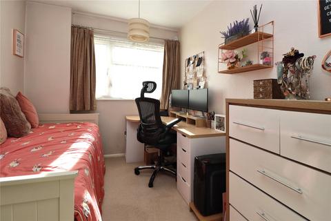 19 Davos Close, Woking, GU22 7SL