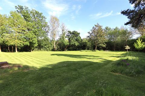 19 Davos Close, Woking, GU22 7SL