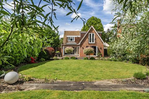 4 bedroom detached house for sale, Saunders Lane, Woking GU22