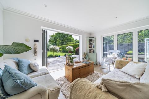 Averon Saunders Lane, Woking, GU22 0NT