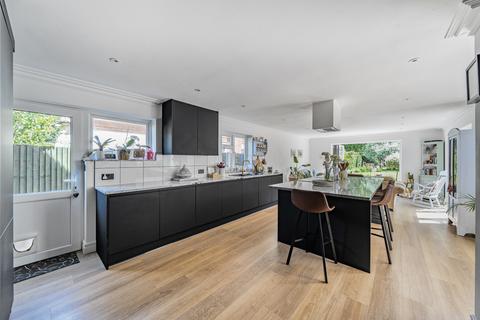 Averon Saunders Lane, Woking, GU22 0NT