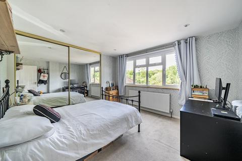 Averon Saunders Lane, Woking, GU22 0NT